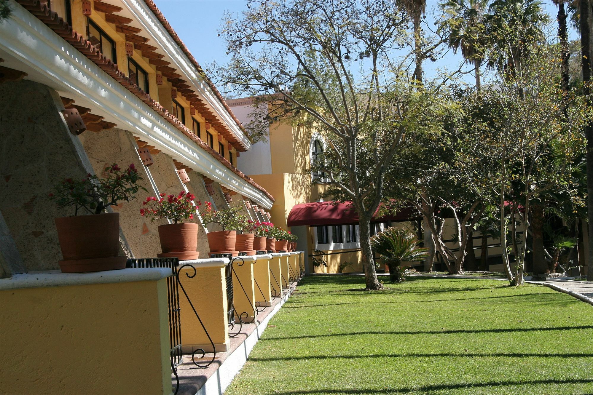 Mision Comanjilla Hotel Exterior photo